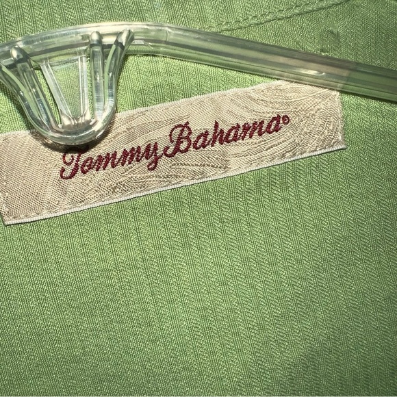 Tommy Bahama 100% Silk Short Sleeved Green Button Down Shirt Size Large - Picture 2 of 8